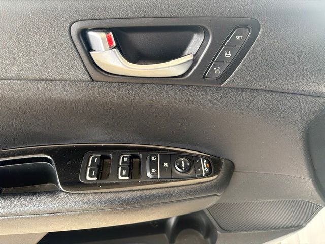 Used 2016 White Kia SX image 18