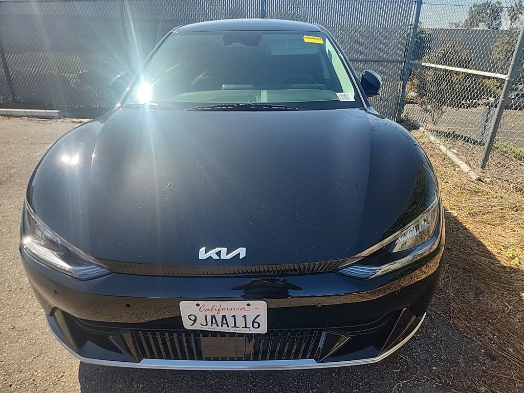 Used 2023 Black Kia Wind image 2