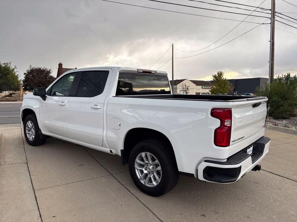 Used 2022 White Chevrolet RST image 6