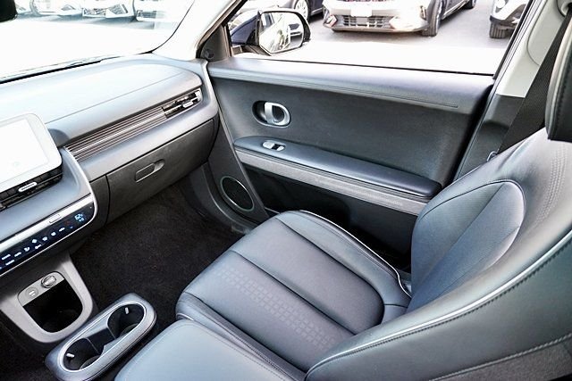 Used 2024 Black Hyundai Limited image 23