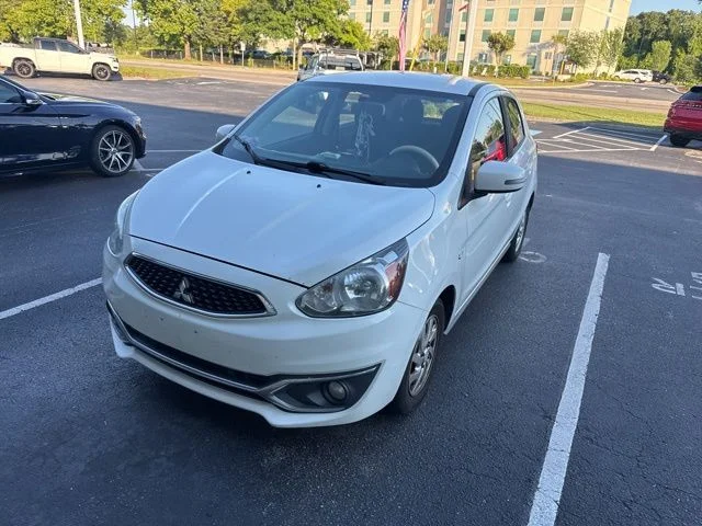Used 2018  Mitsubishi SE image 1