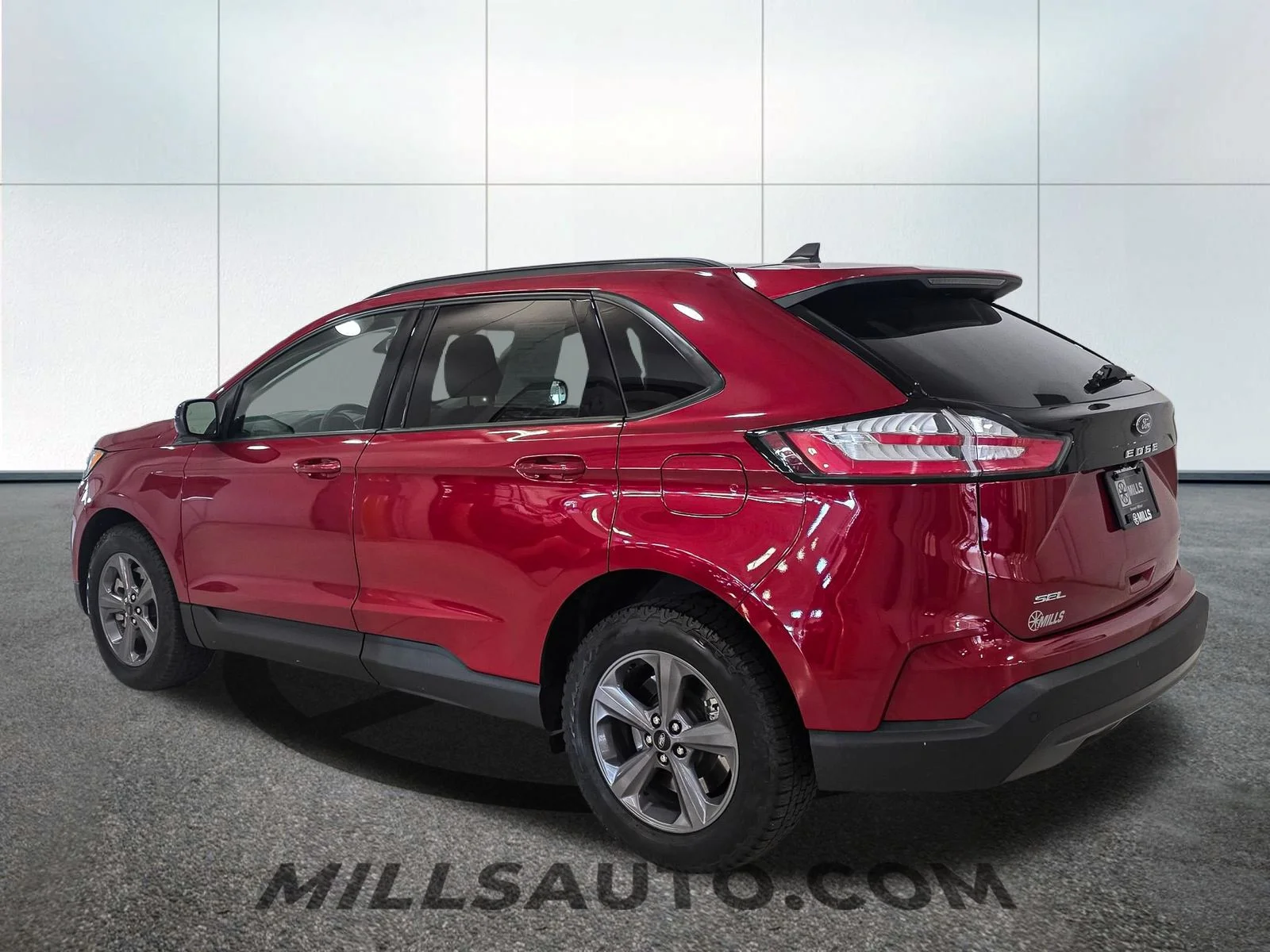 Used 2023 Red Ford SEL image 4