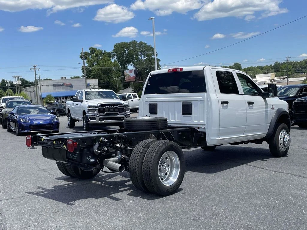 New 2026 Bright White Clearcoat RAM Tradesman image 8