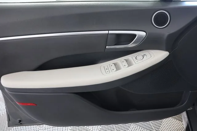 Used 2023 Gray Hyundai SEL image 25