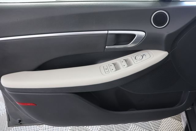 Used 2023 Gray Hyundai SEL image 25