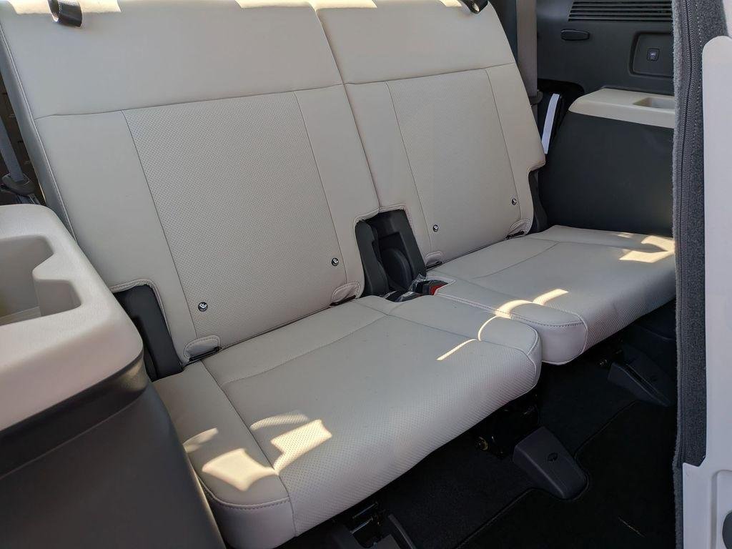 New 2026 Silver Hyundai SEL image 28