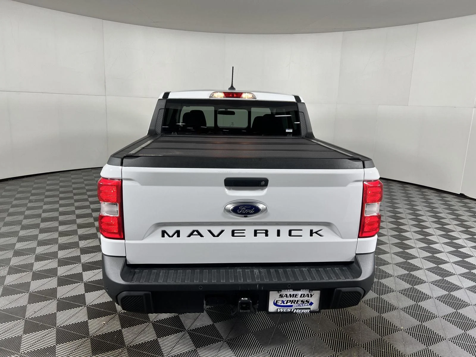 Used 2024 Oxford White Ford LARIAT image 8