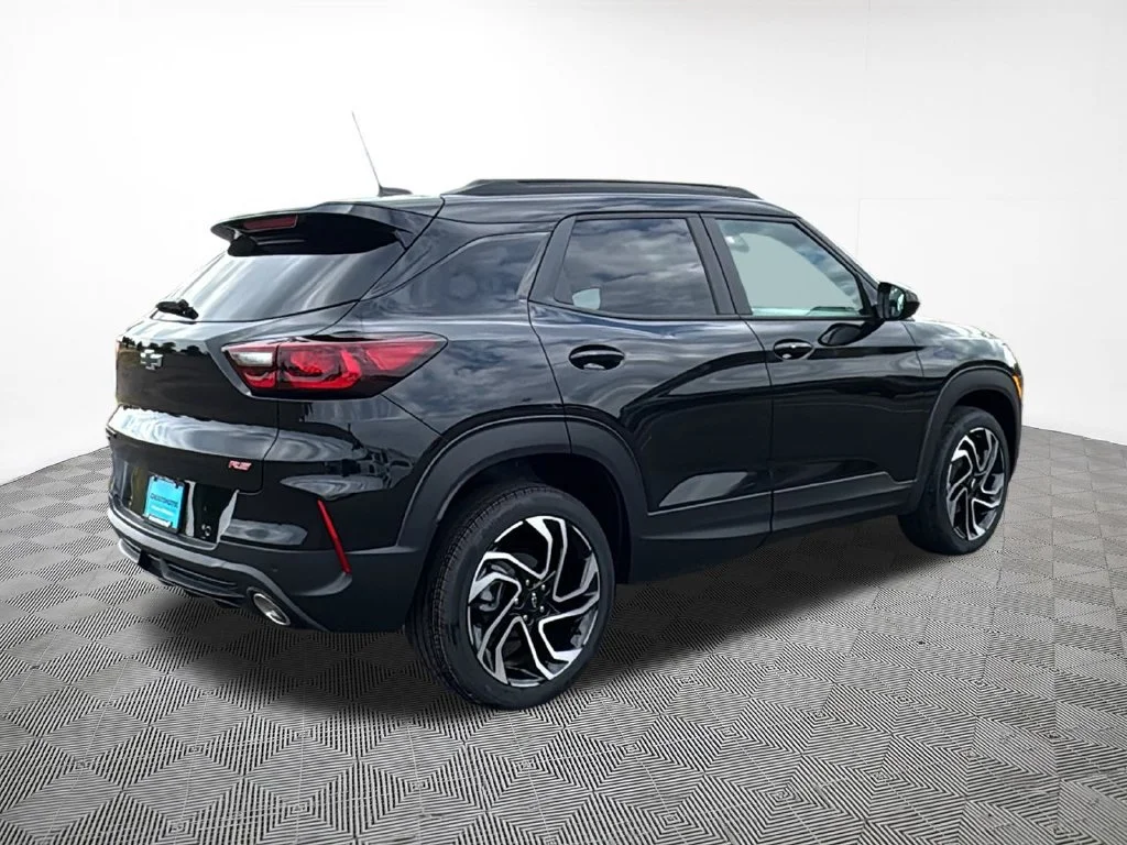 New 2026 Mosaic Black Metallic Chevrolet RS image 9