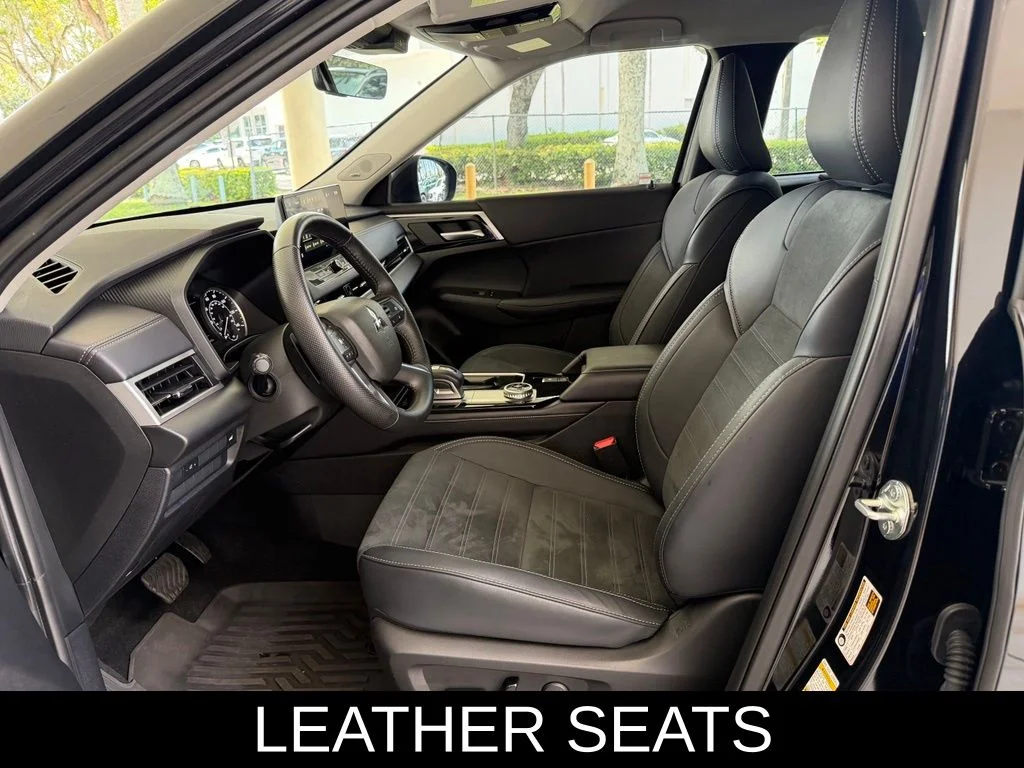 Used 2025 Black Mitsubishi SE image 6