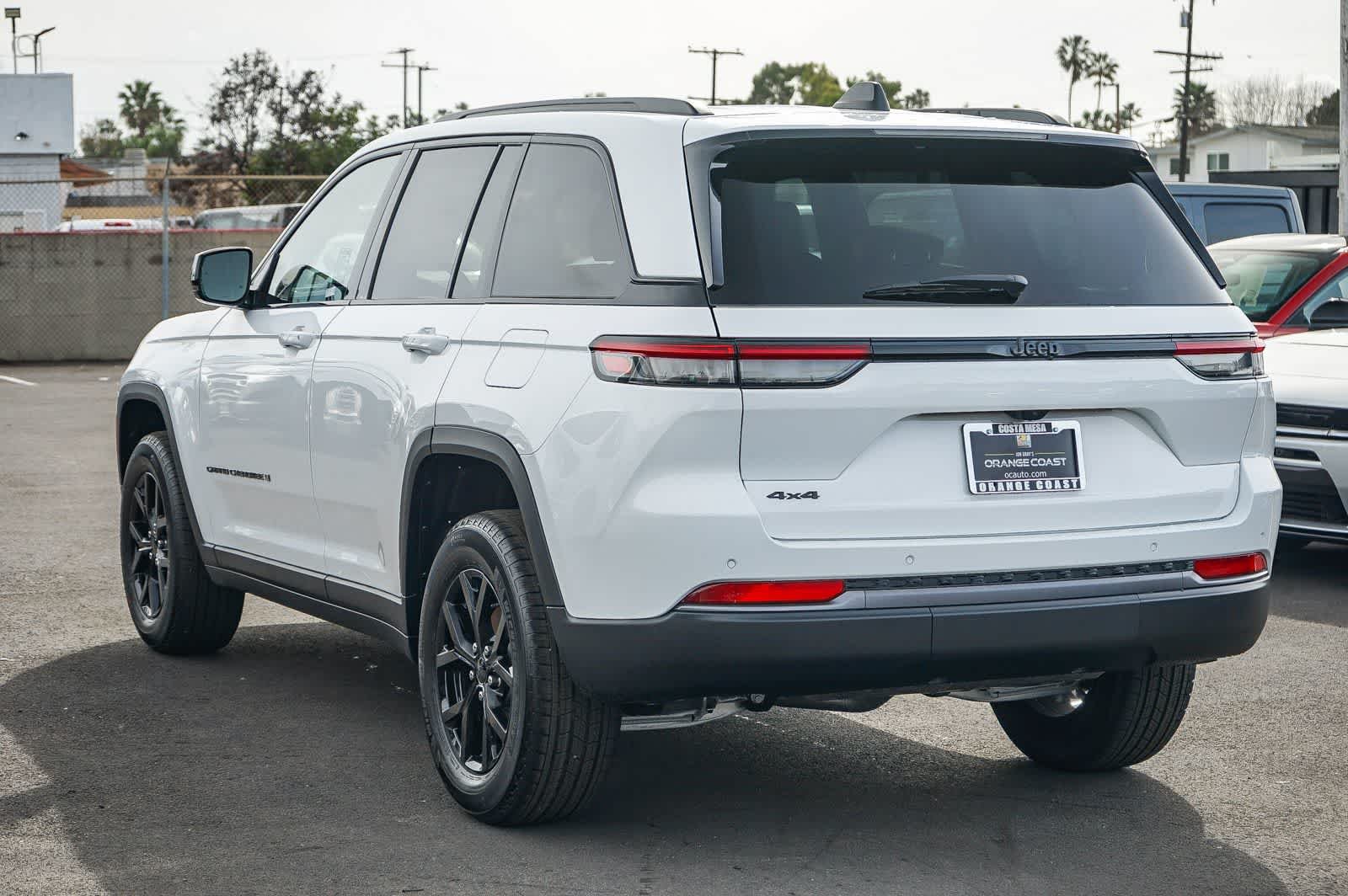 New 2026 Bright White Clearcoat Jeep Laredo Altitude image 6