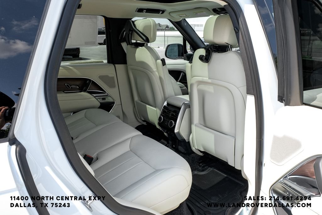 New 2027 Fuji White Land Rover SE image 37