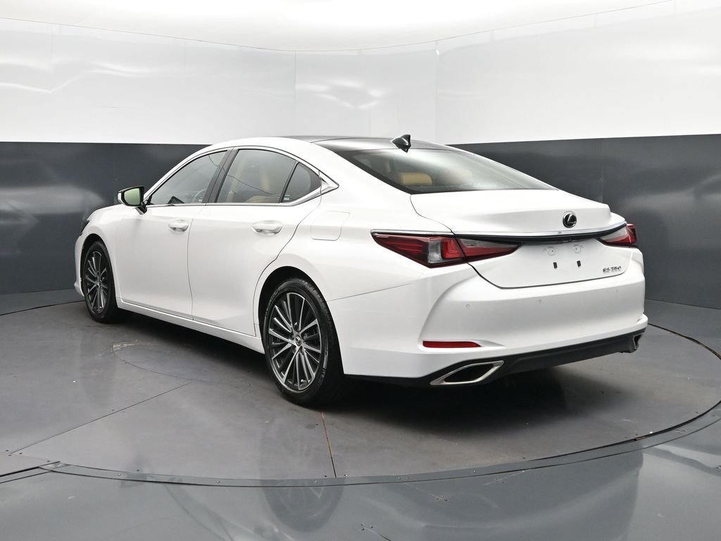 Used 2024 White Lexus 350 image 5