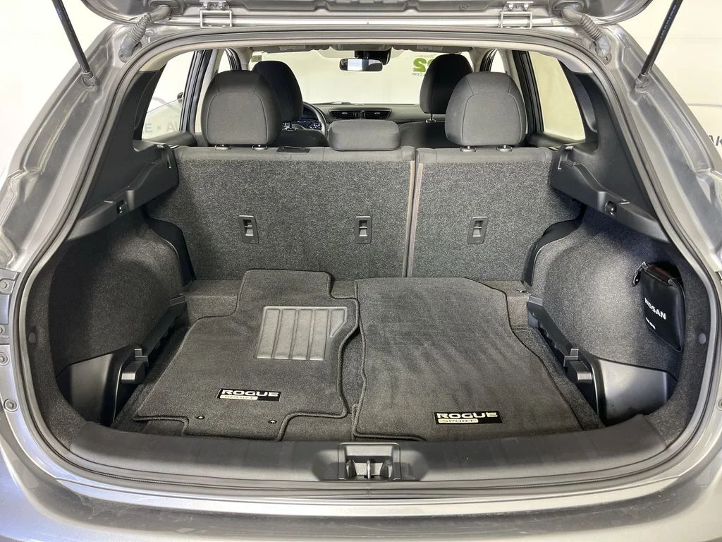 Used 2022 Gray Nissan S image 26