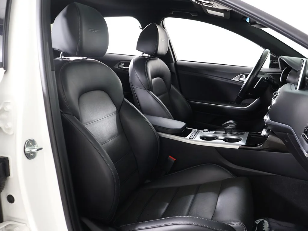 Used 2019 White Kia GT2 image 37