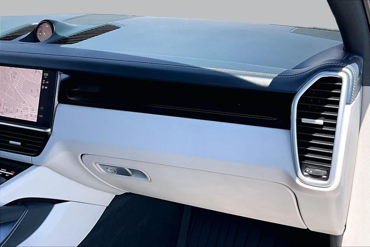 Used 2023 White Porsche  image 18
