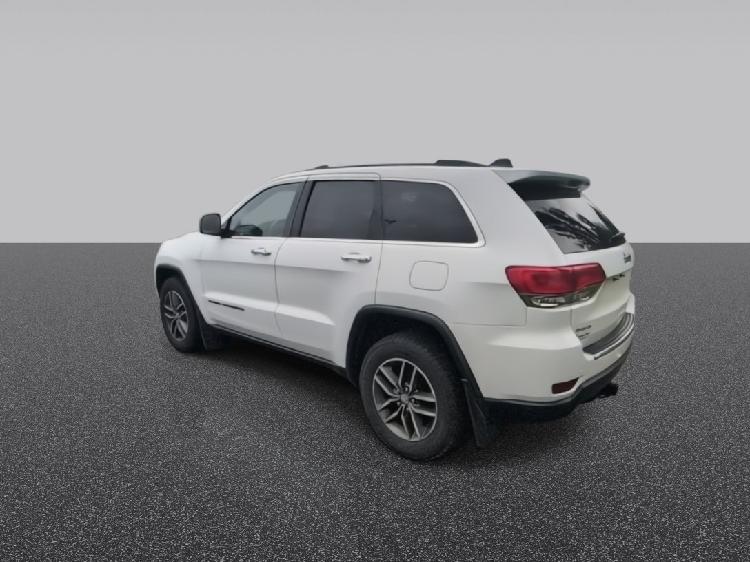 Used 2018 Bright White Clearcoat Jeep Limited image 6