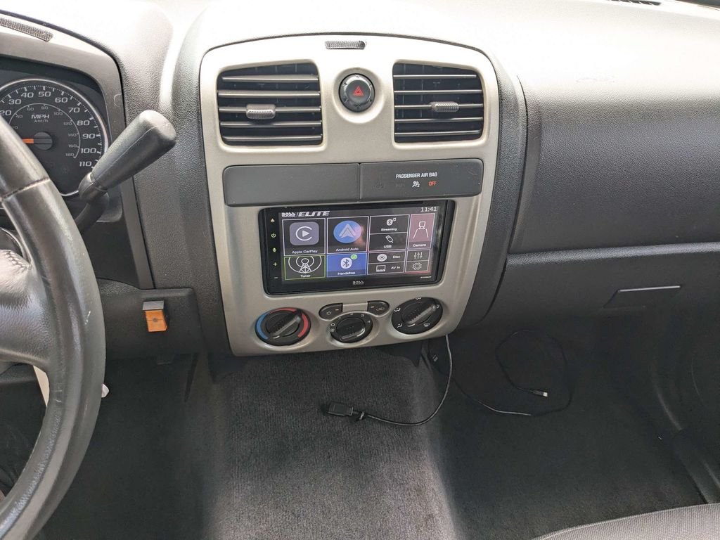 Used 2008 White Chevrolet LT image 17