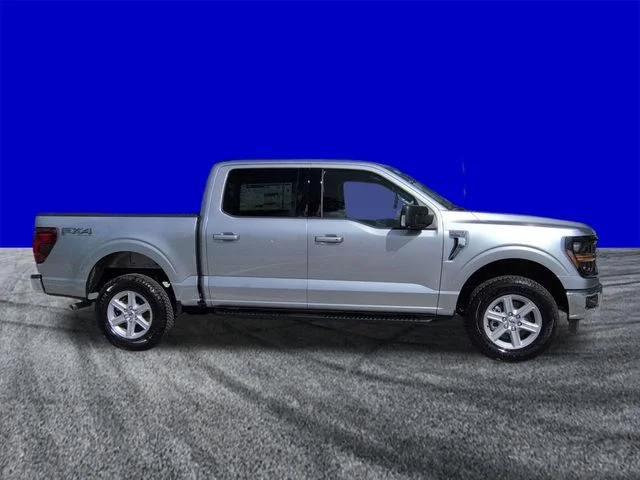 New 2026 Iconic Silver Metallic Ford XLT image 3