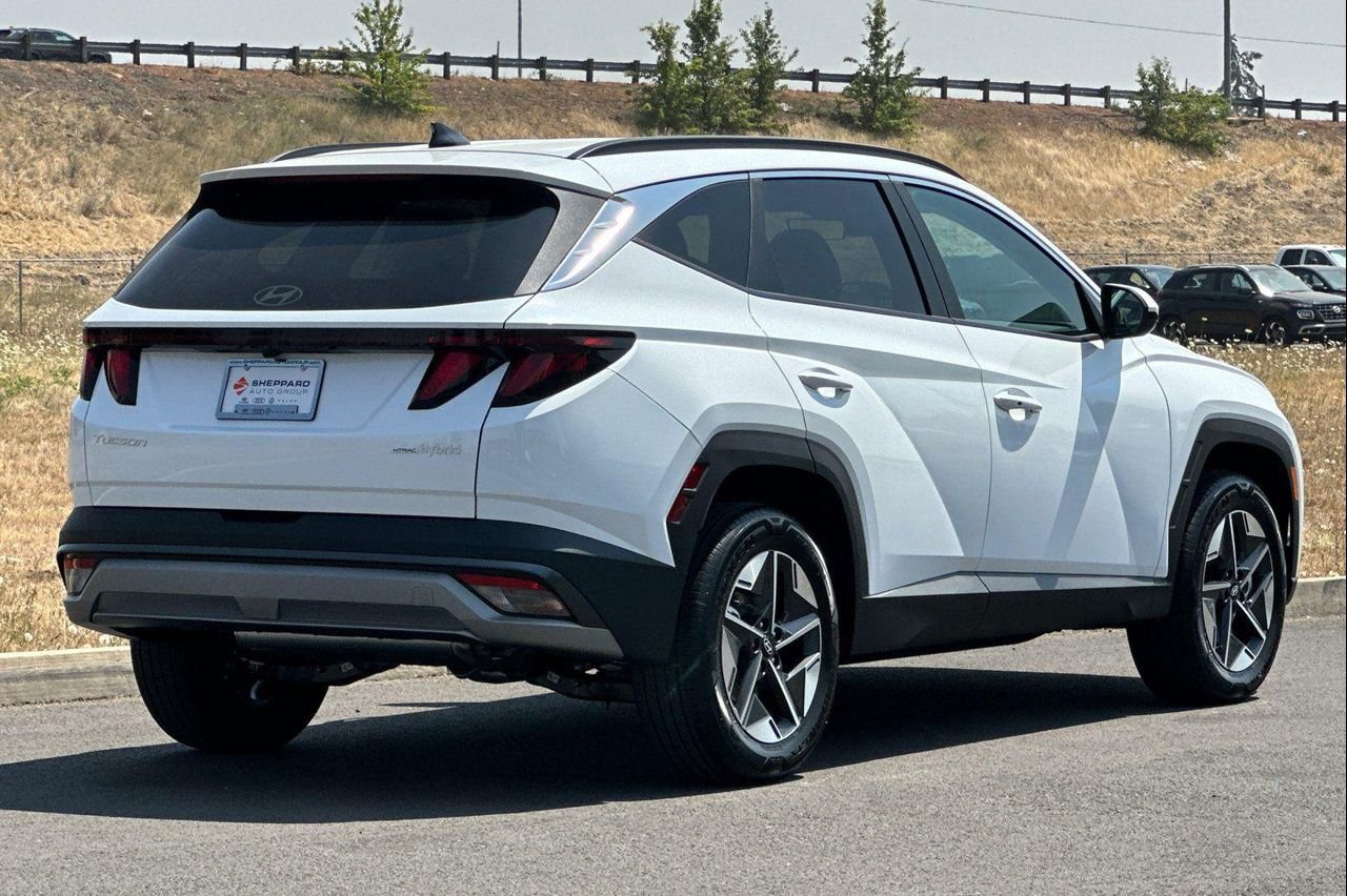 New 2026 White Hyundai SEL AWD image 3
