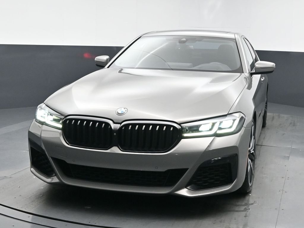 2022 BMW 5 Series M550i