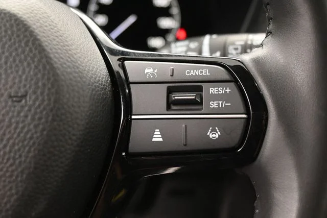 Used 2024 White Honda EX-L image 17