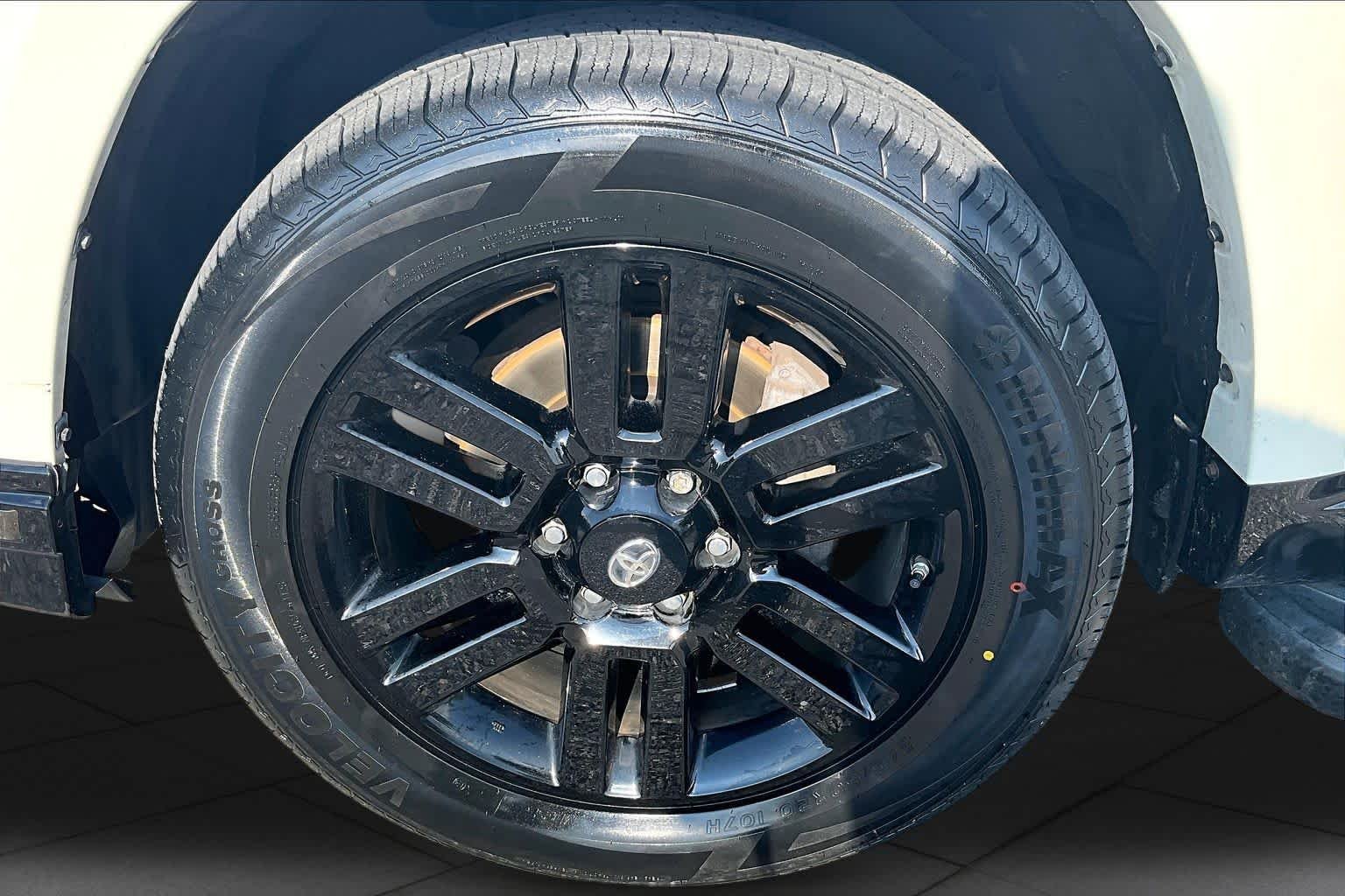 Used 2021 Blizzard Pearl Toyota Nightshade image 11