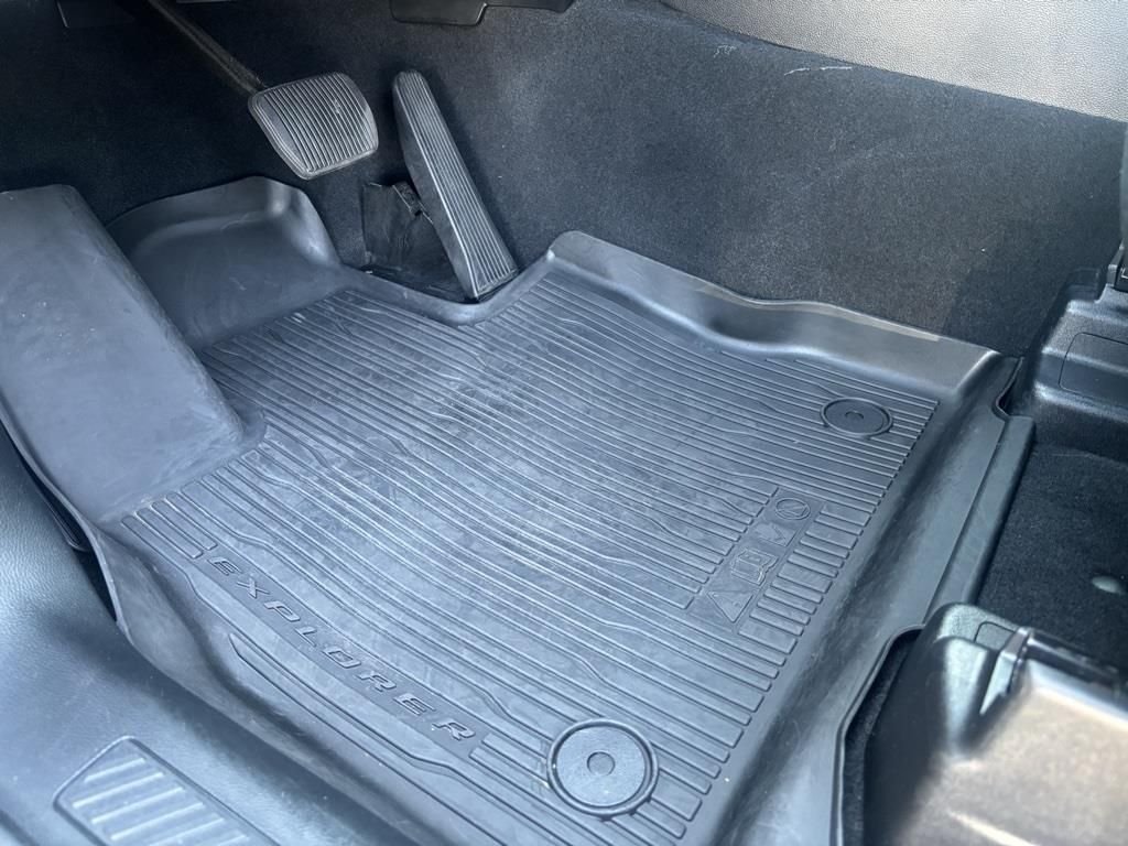 Certified Used 2022 Silver Metallic Ford XLT image 41