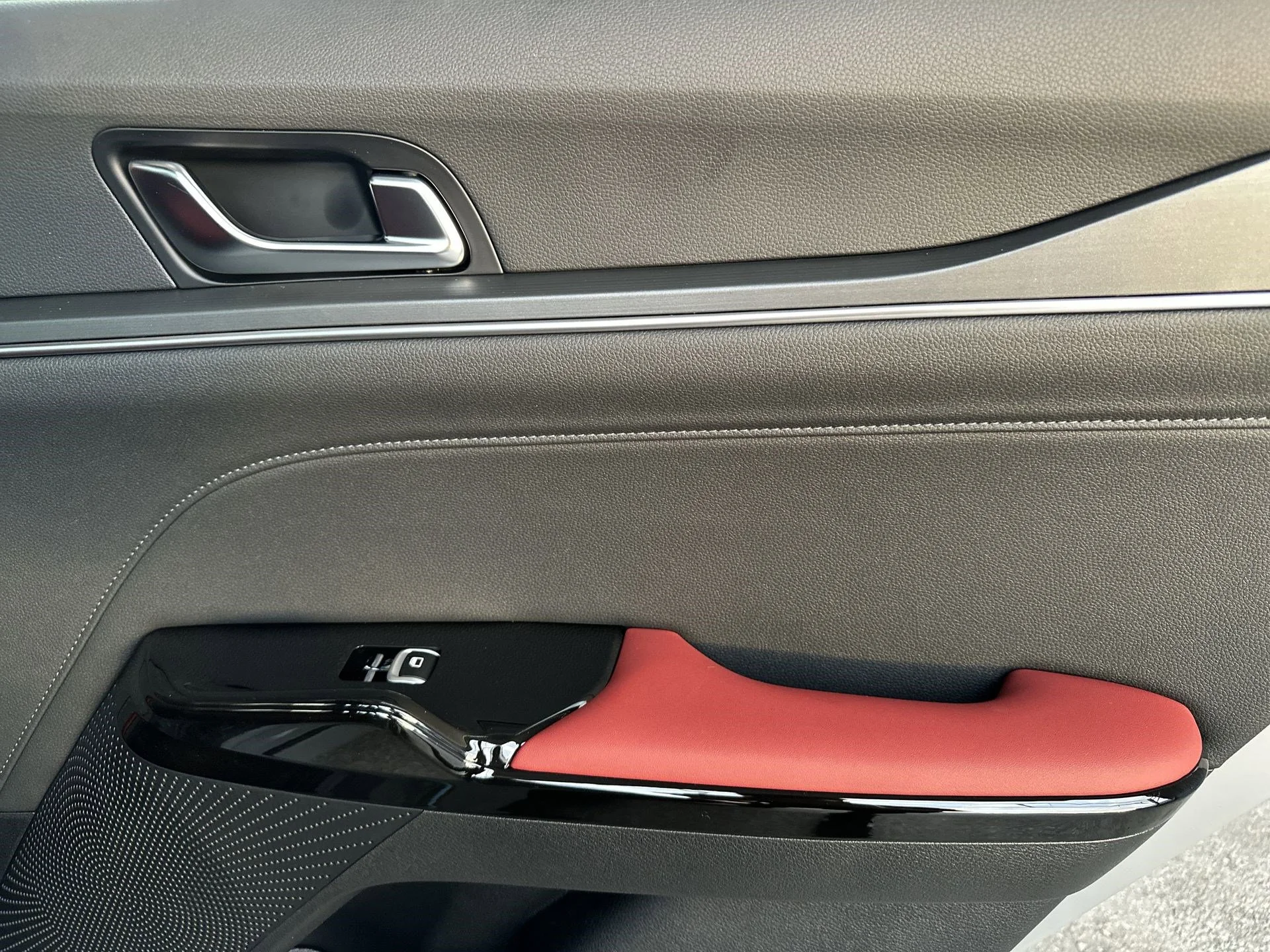 New 2026 Snow White Pearl Kia GT-Line FWD image 28