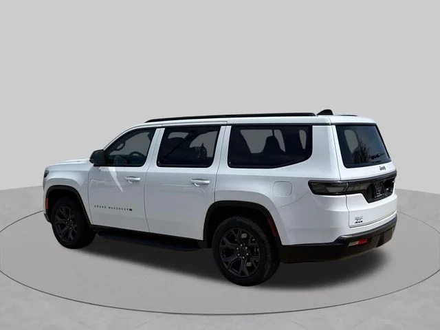 New 2026 Bright White Clear-Coat Exterior Paint Jeep Limited Altitude image 6