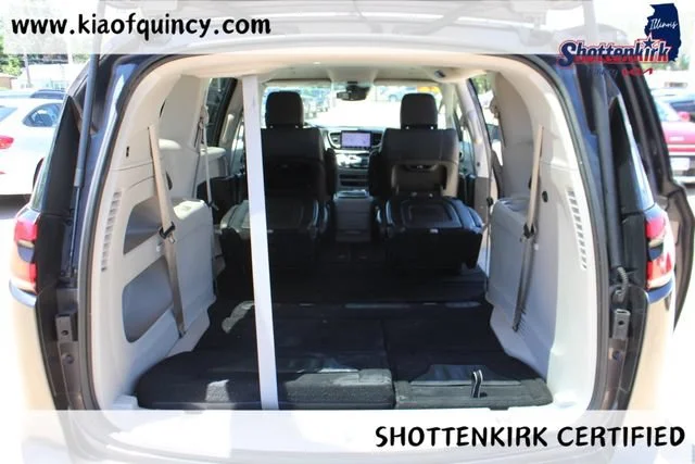 Used 2022 Granite Chrysler Touring L image 19