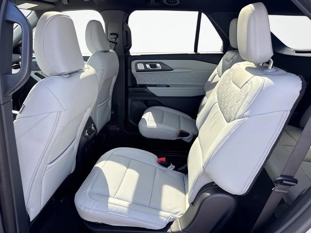 New 2027 Avalanche Gray Ford Platinum™ image 17