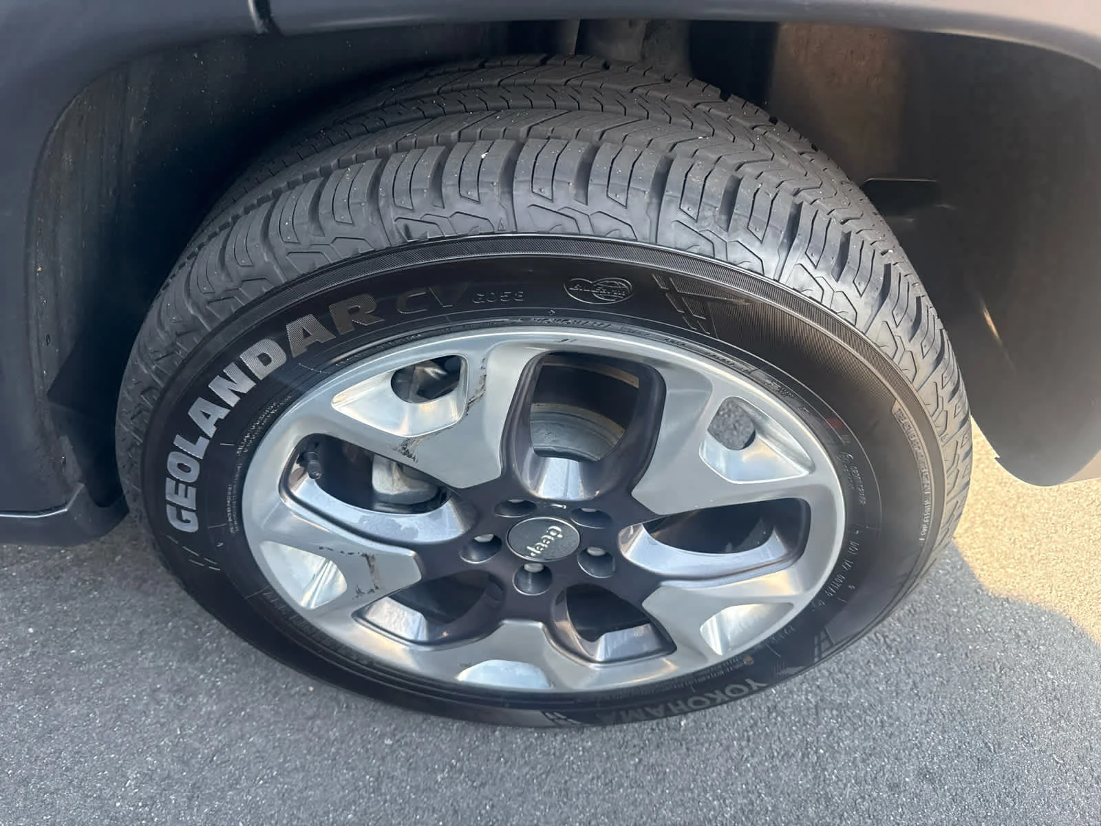 Used 2021 Diamond Black Crystal Pearlcoat Jeep Limited image 3