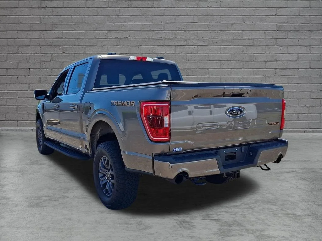 Used 2022  Ford XL image 38