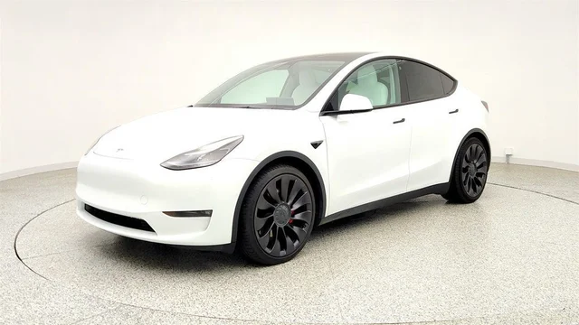 2022 Tesla Model Y Performance AWD w/ White & Black Premium Interior