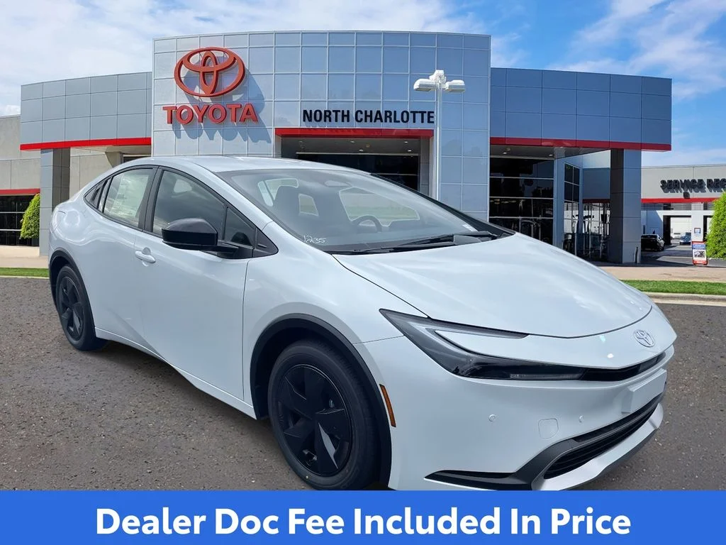 2026 Toyota Prius SE's photo