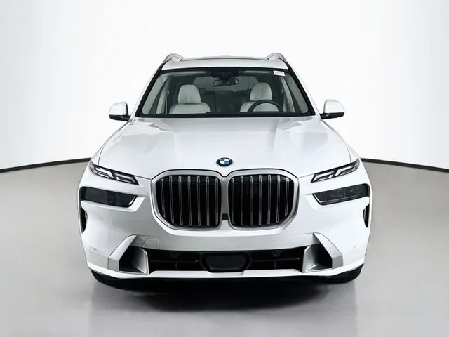New 2027 Mineral White Metallic BMW xDrive40i image 2