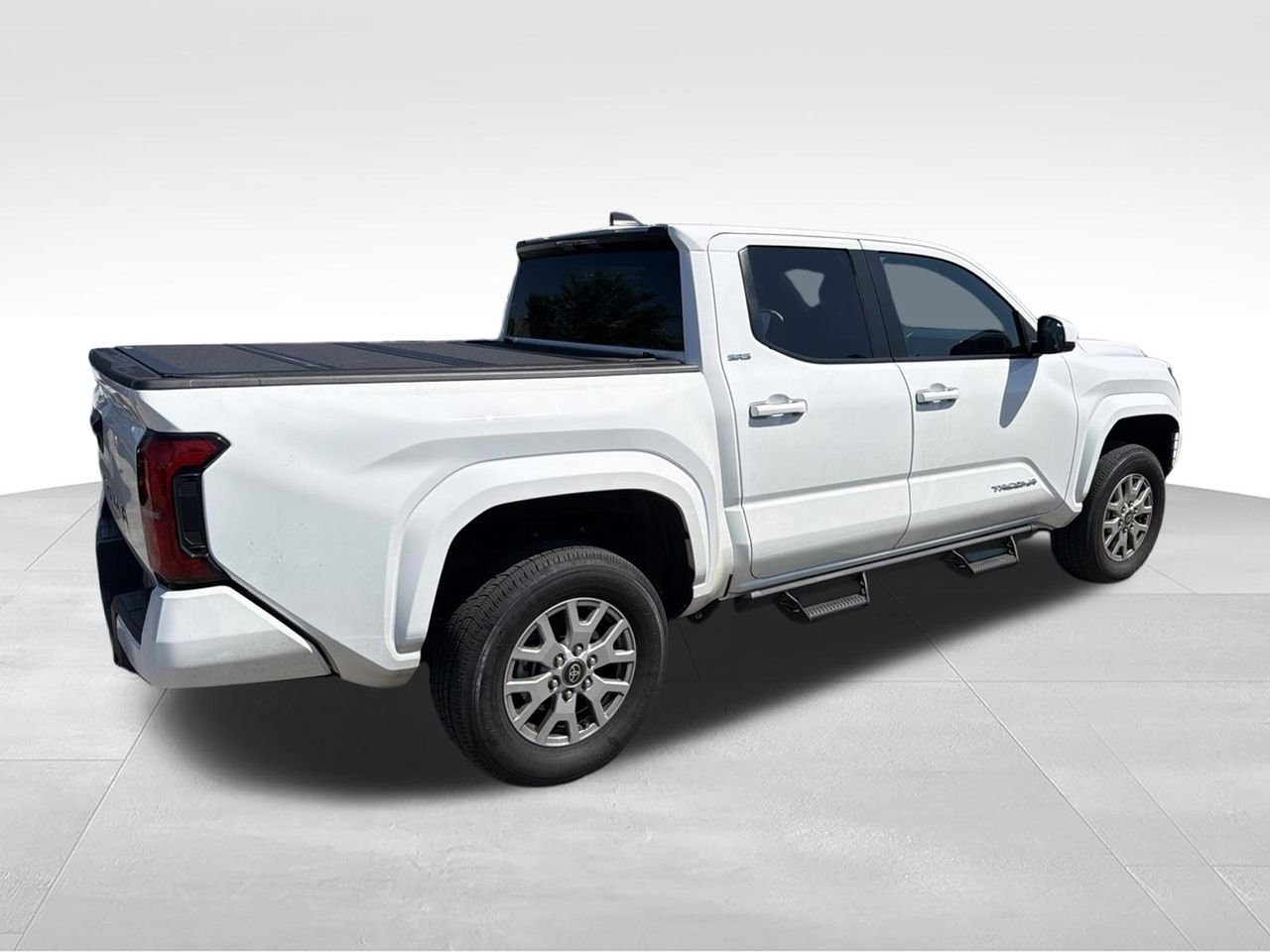 Used 2025 White Toyota SR5 image 5