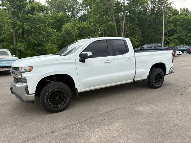 Used 2019 Chevrolet Silverado 1500 LT with VIN 1GCRWCED5KZ172039 for sale in Kansas City
