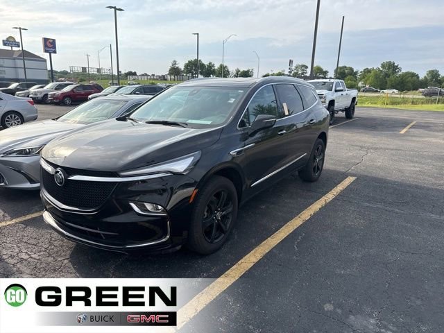 2024 Buick Enclave Essence's photo