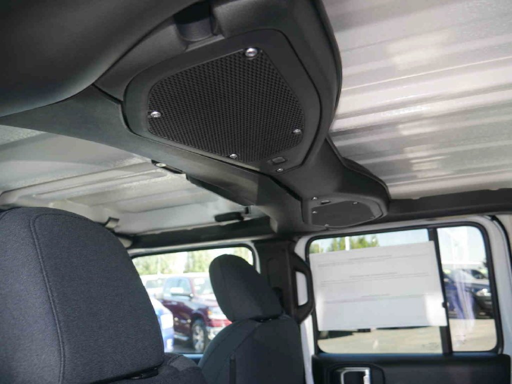 New 2027 Bright White Clear-Coat Paint Jeep Sport S image 15