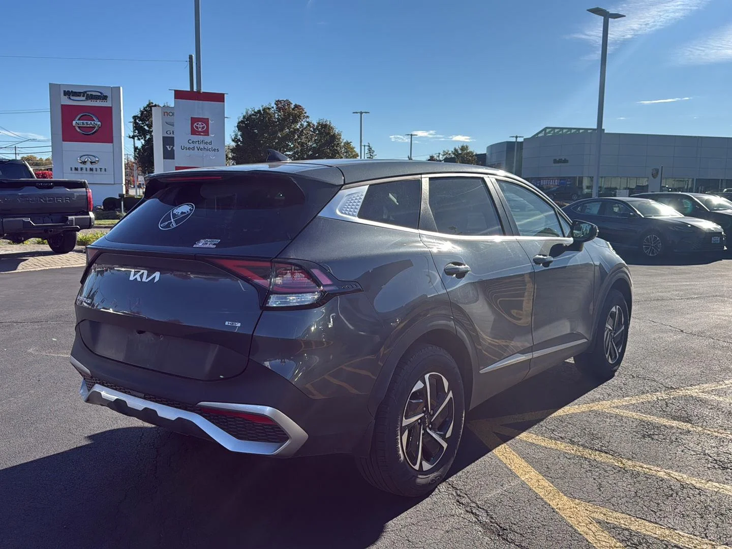 Used 2023 Gravity Gray Kia LX image 3