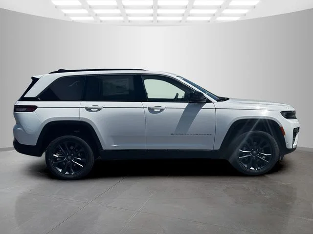 New 2026 Bright White Clear-Coat Exterior Paint Jeep 85th Anniversary Edition image 8