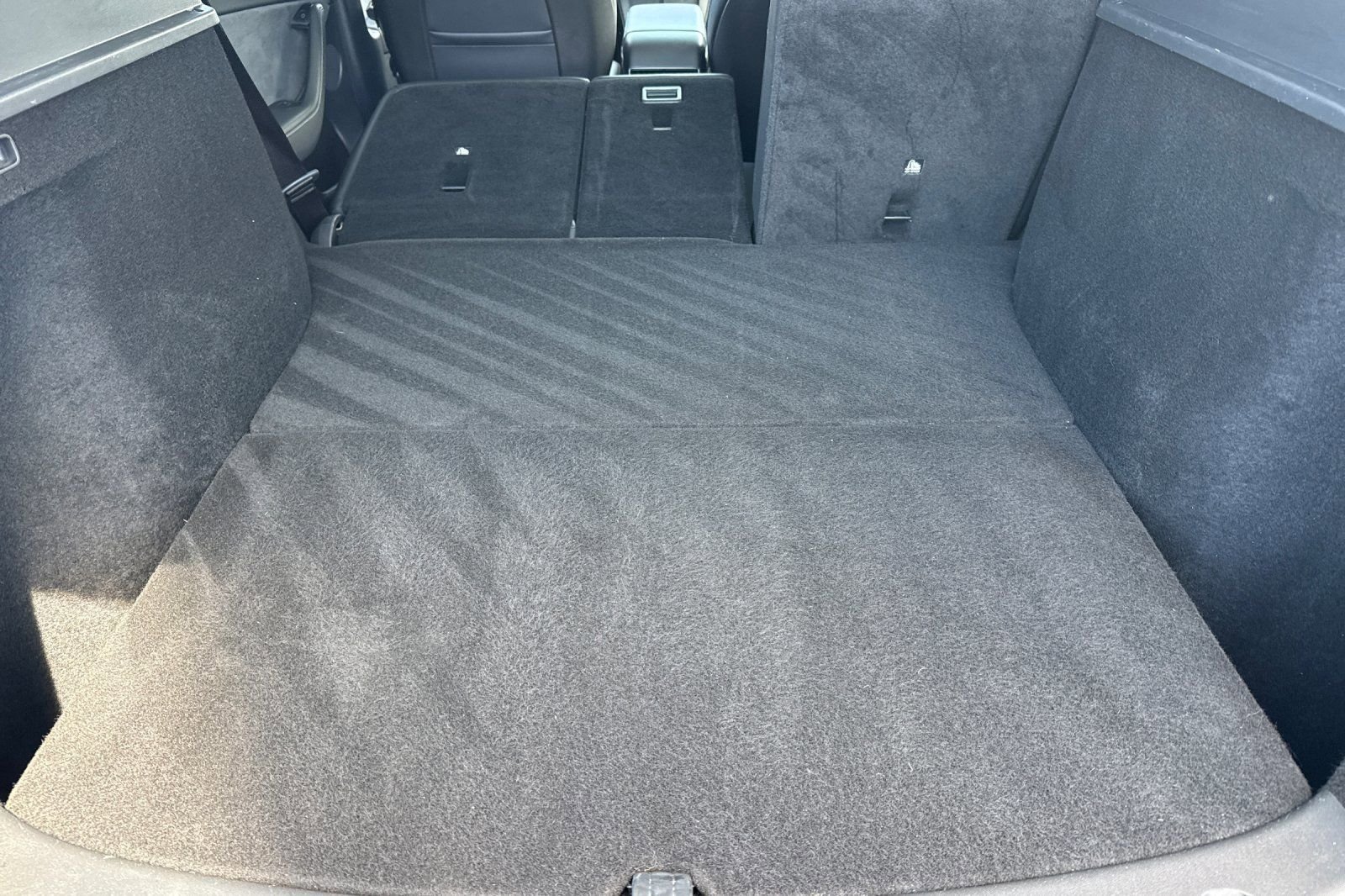 Used 2025  Tesla Long Range image 17