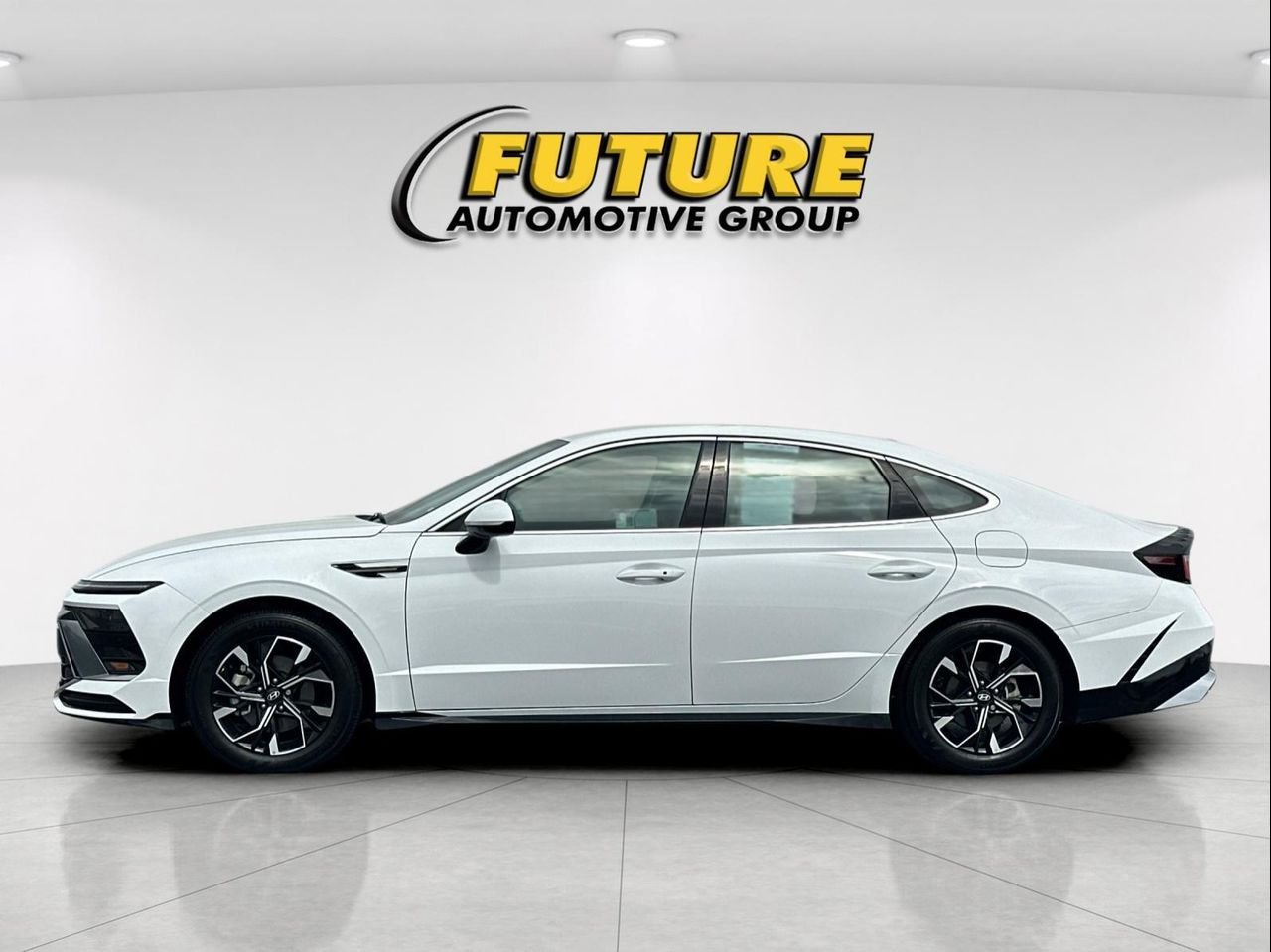 New 2025 White Hyundai SEL image 6