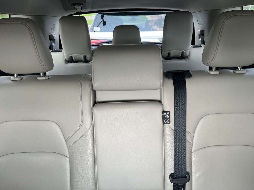 Used 2023 White Nissan SL image 22