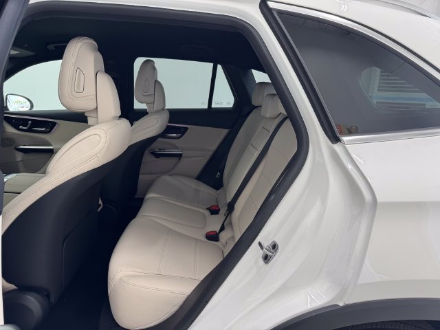 Certified Used 2026 Polar White Mercedes-Benz GLC 300 image 21