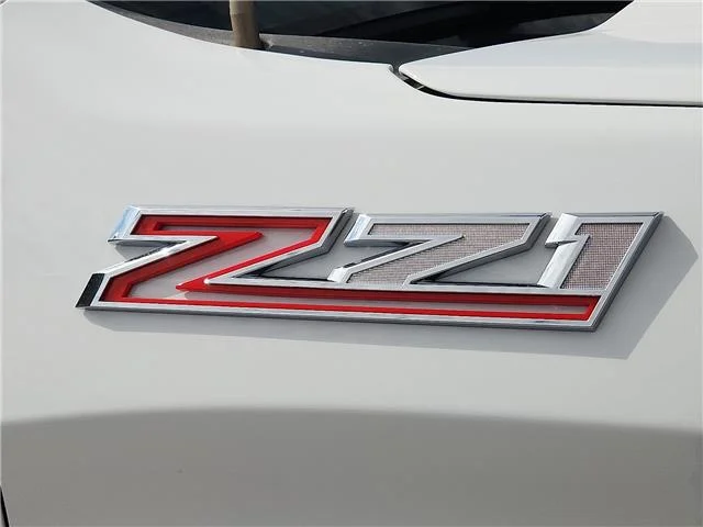 Used 2025 Summit White Chevrolet LT Trail Boss 4x4 Crew Cab 5.75 ft. box 147.4 in. image 8