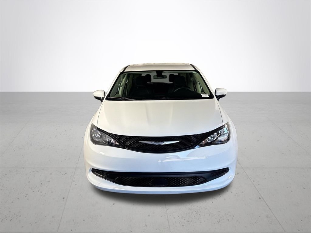 Used 2022 Bright White Clearcoat Chrysler LX image 3