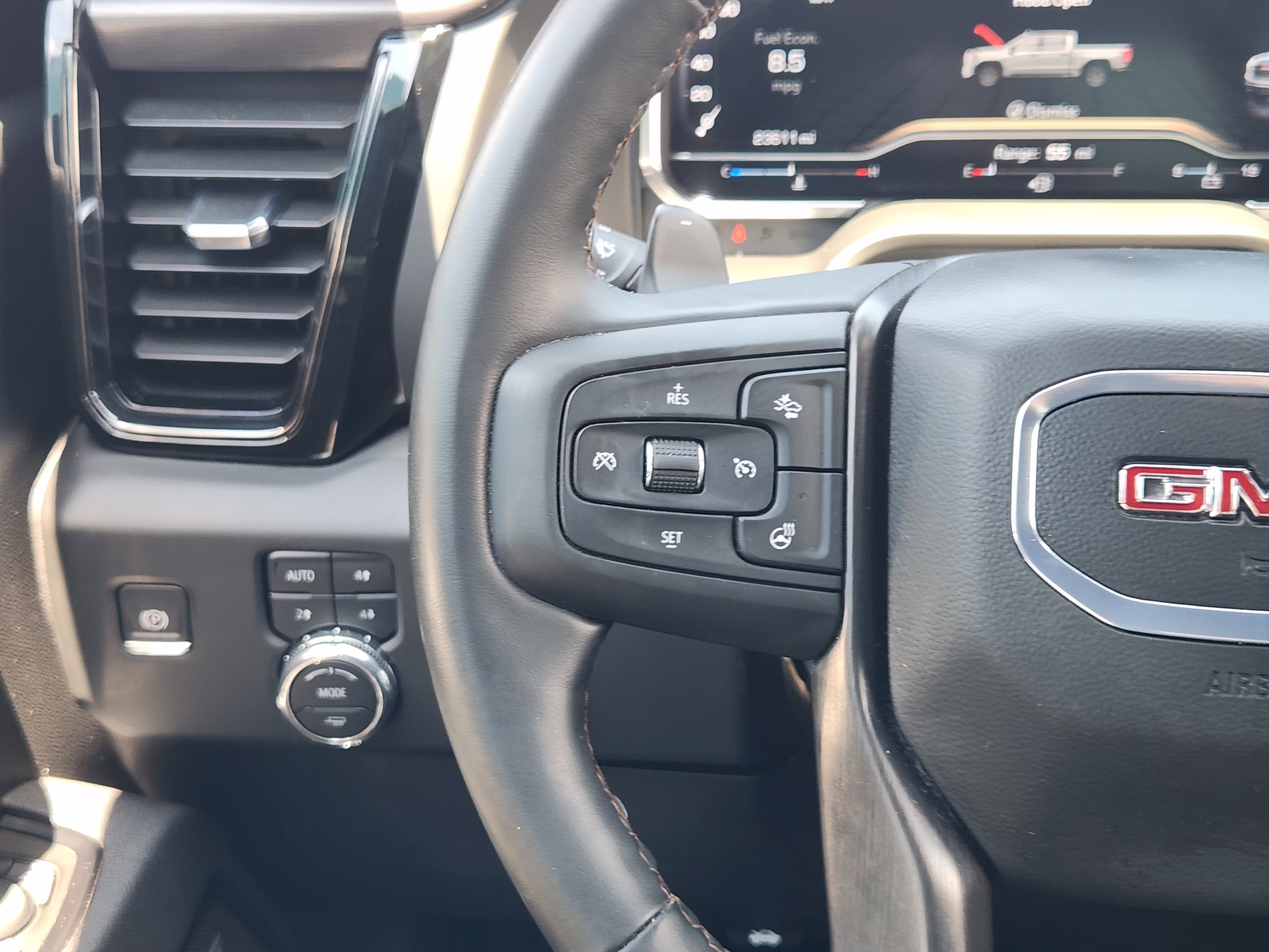 Used 2025 Summit White GMC AT4 image 27