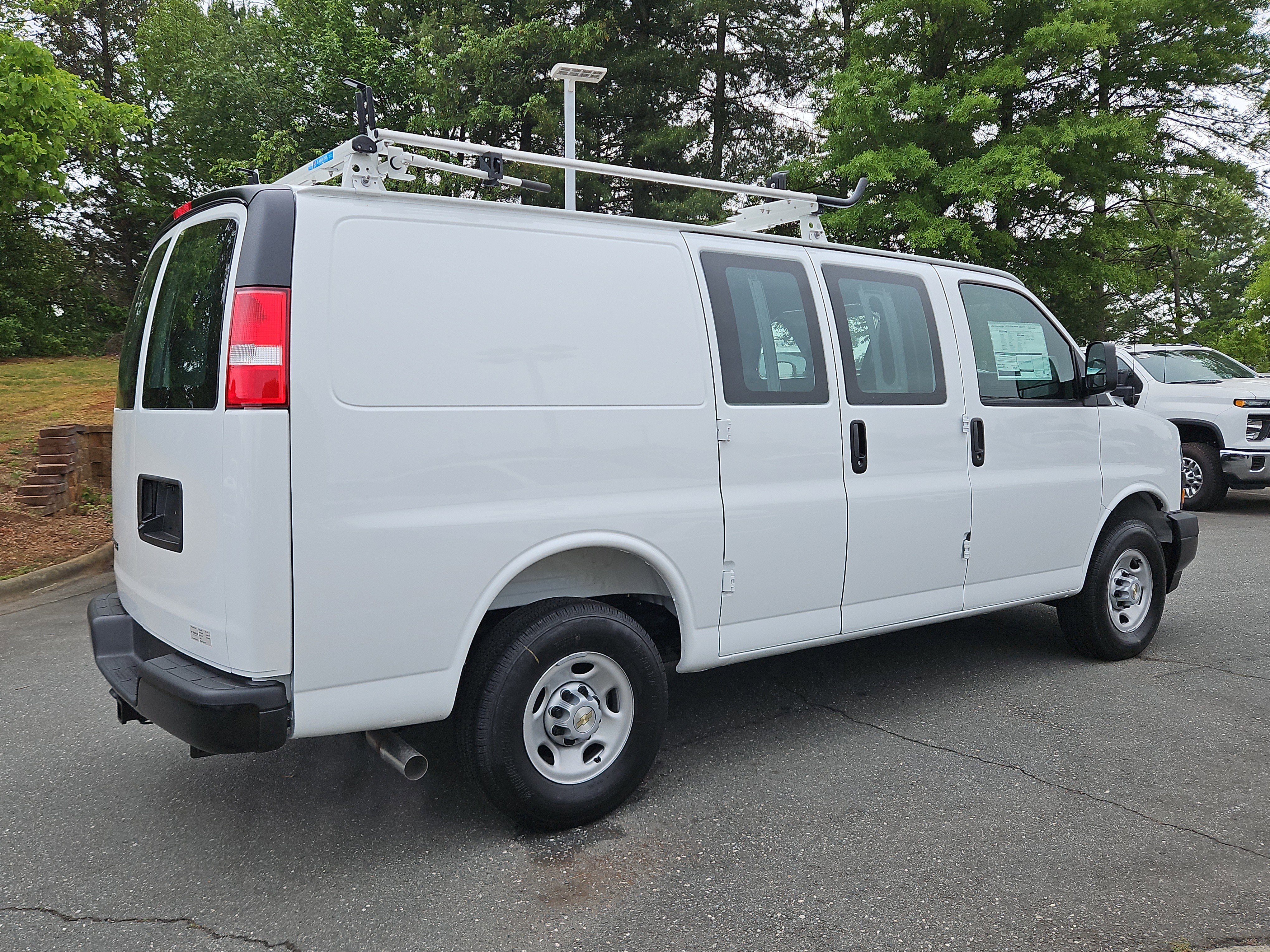 2026 Chevrolet Express Cargo Work Van - Photo 5